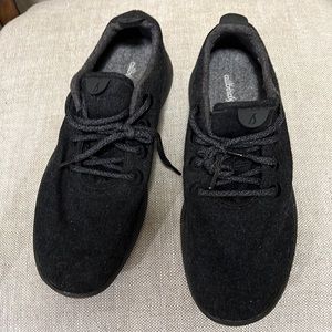 Allbird’s mens sneaker/comfort shoe